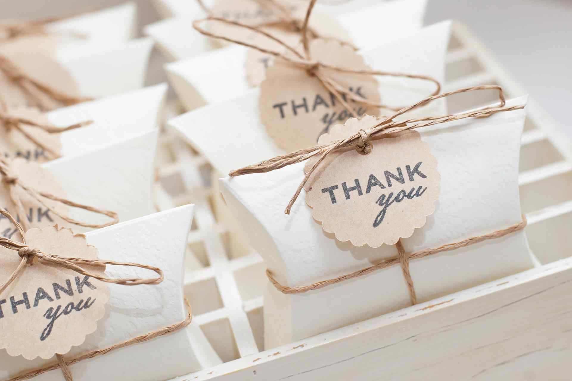 https://annadacouture.com/wp-content/uploads/2020/11/home_03_image_01.jpg