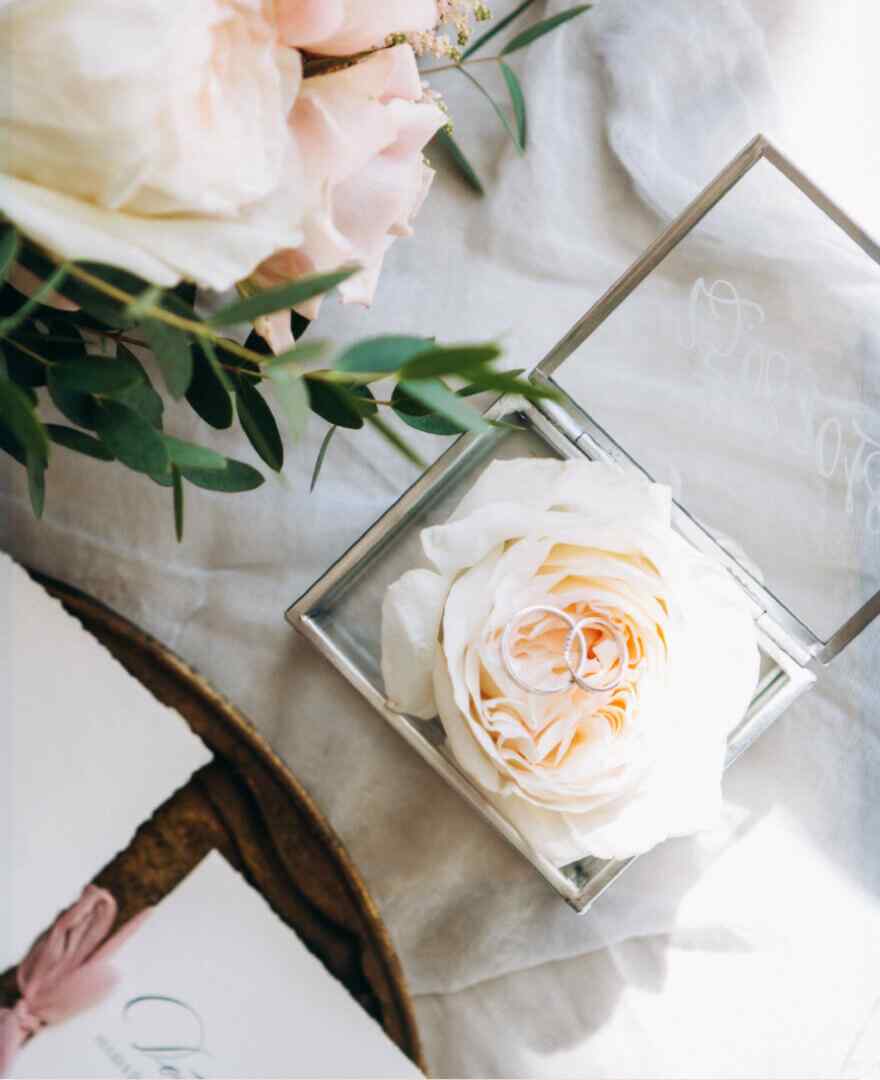 https://annadacouture.com/wp-content/uploads/2020/12/single_story_04.jpg